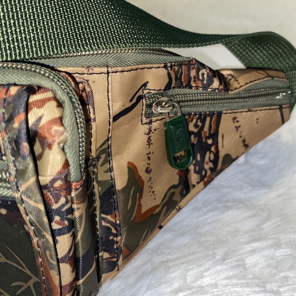 Camo Beltbag/Fanny pack in New Condition - Picture 3 of 6